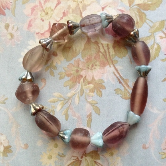 Handmade Ombre Pink glass bead Stretch Bracelet - Picture 1 of 3